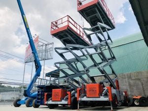 Tham khảo bảng giá thuê xe nâng người dạng cắt kéo và xe nâng người boomlift tại Hải Phòng