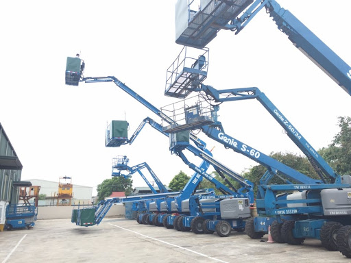 Bảng giá xe nâng người làm việc trên cao