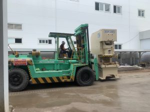 Read more about the article Dịch vụ cho thuê xe nâng dầu uy tín, chất lượng, giá rẻ