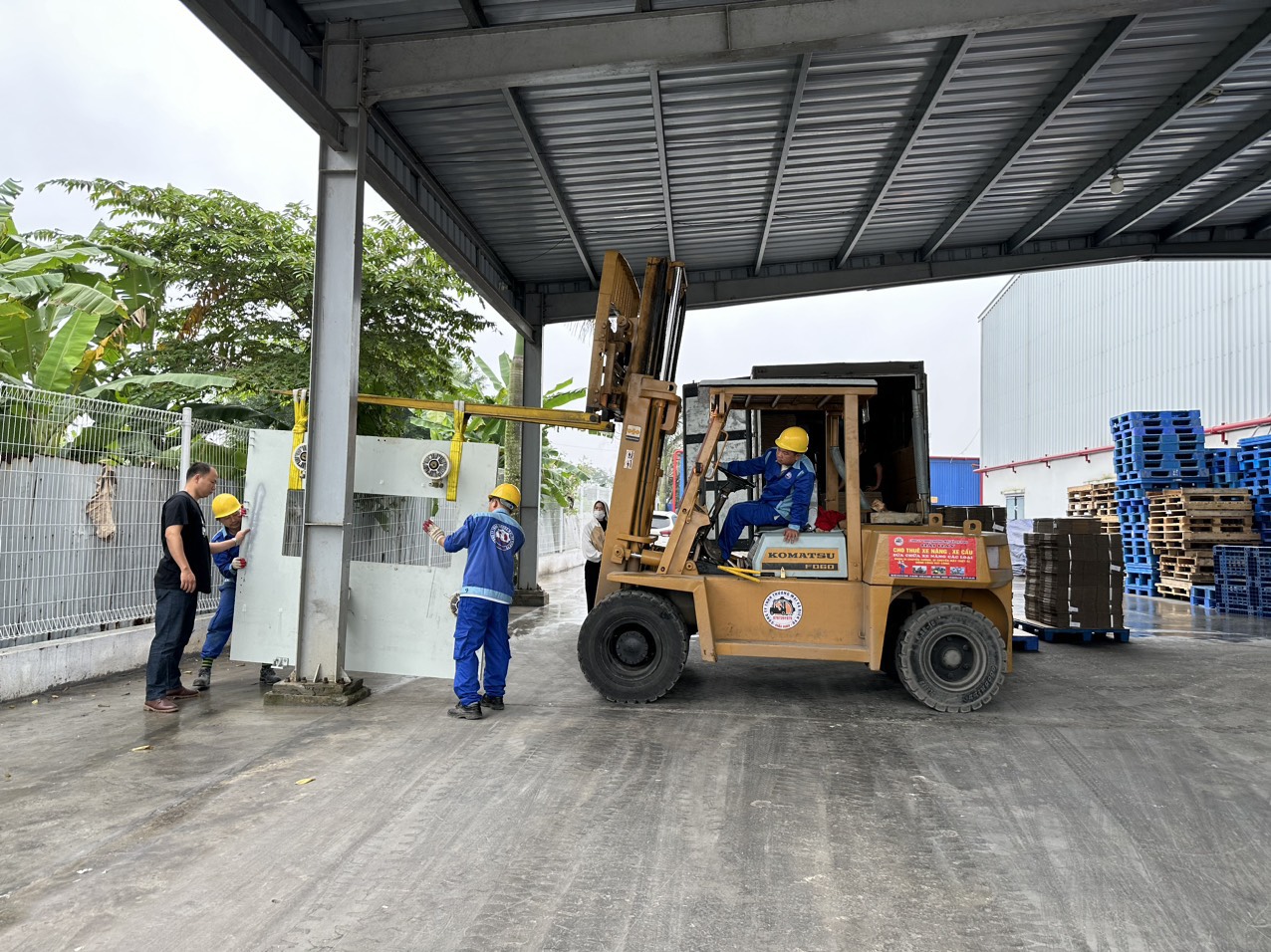 Bảng giá thuê xe nâng hàng