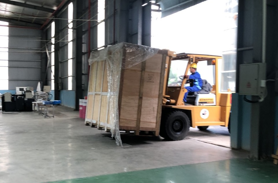 Read more about the article Dịch vụ cho thuê xe nâng bốc hàng uy tín nhât·