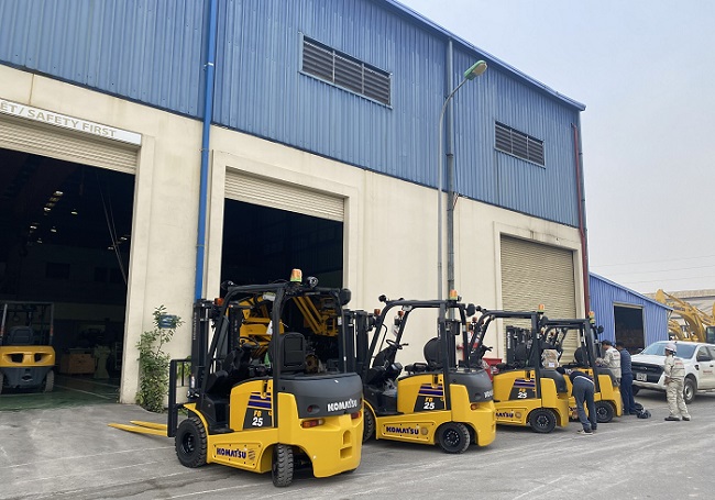 Read more about the article Những lưu ý khi cho thuê xe nâng theo giờ