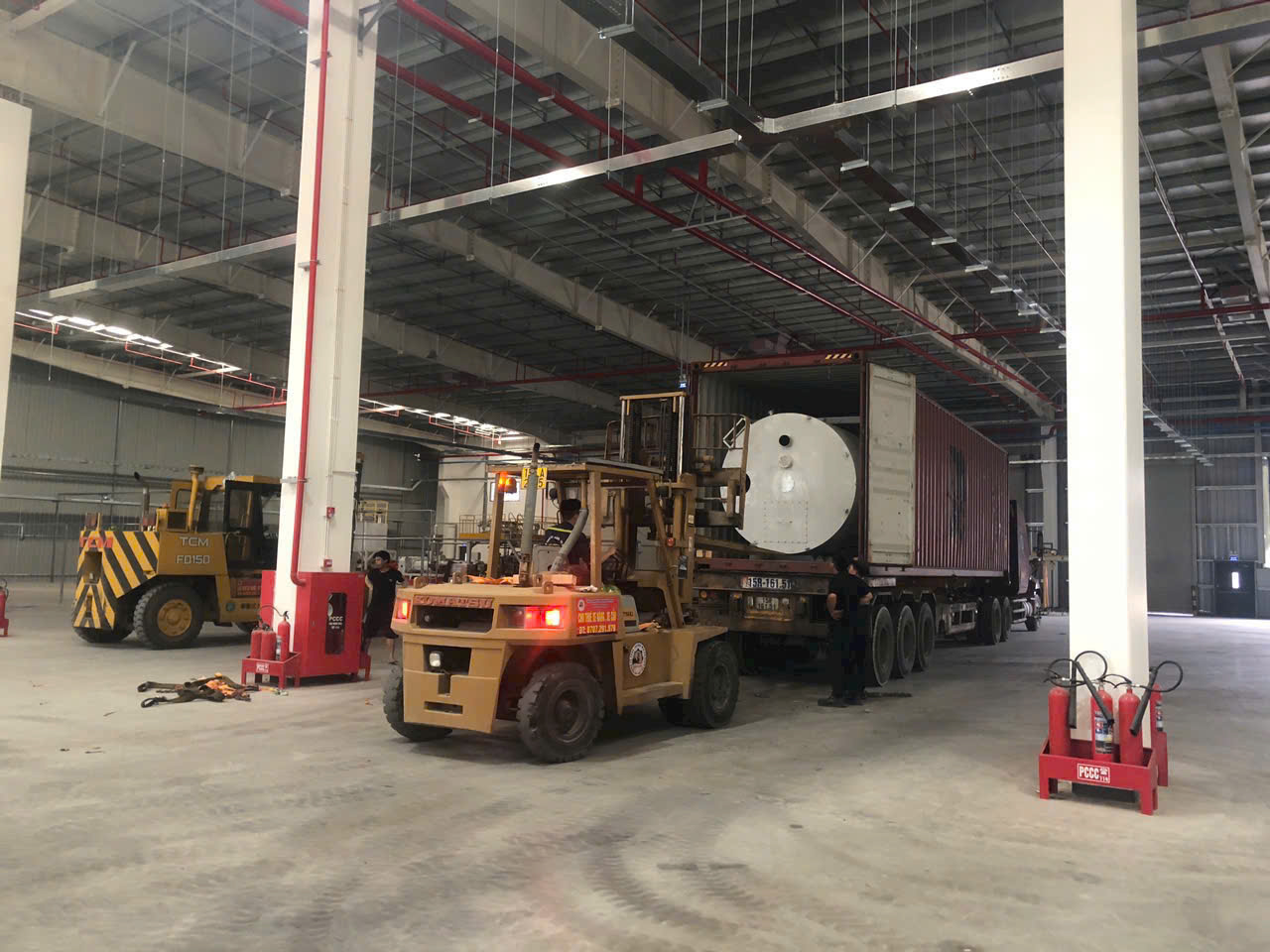 Read more about the article Dịch vụ cho thuê xe nâng tại Kiến Thụy Hải Phòng năm 2025