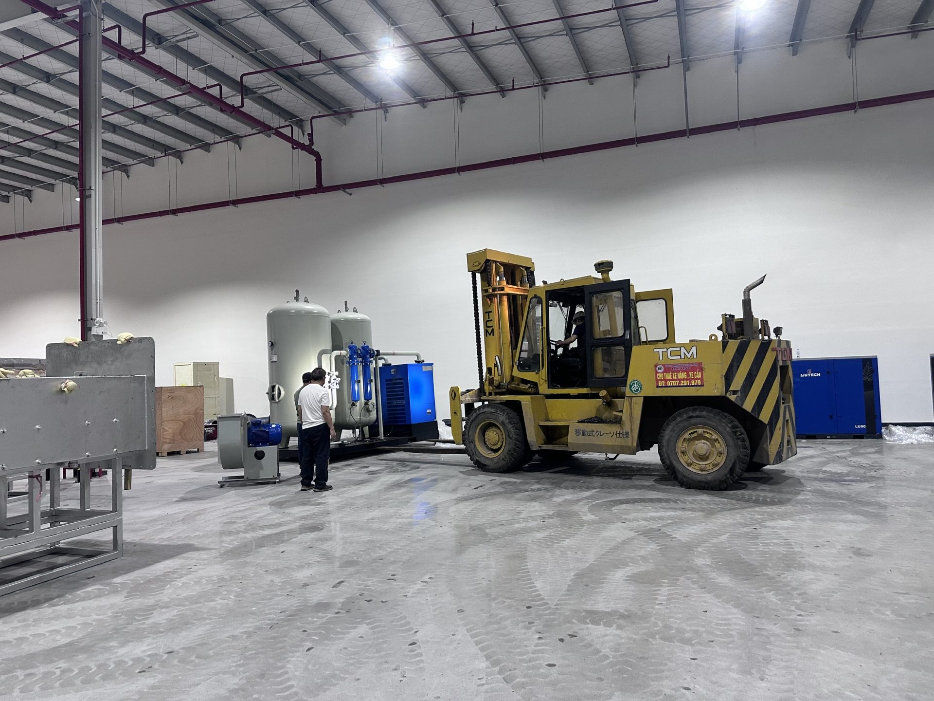 Read more about the article Thuê xe nâng Hải Hay tại KCN Quang Phục giải pháp nâng hạ cho nhà máy công nghệ cao 2026