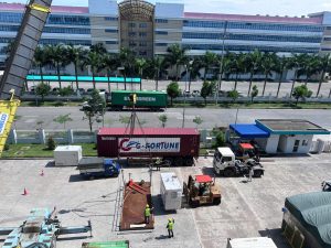 Read more about the article Dịch Vụ Lắp Đặt Máy Ép Nhựa Hải Phòng – Giải Pháp Nâng Hạ Thiết Bị Tải Trọng Lớn Cùng Xe Nâng Hải Hay 2026