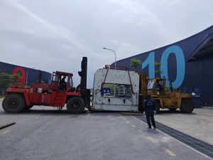 Read more about the article Vì Sao Doanh Nghiệp FDI Ưu Tiên Thuê Xe Nâng Thay Vì Đầu Tư? Góc Nhìn Từ Những Dự Án Thực Tế 2026